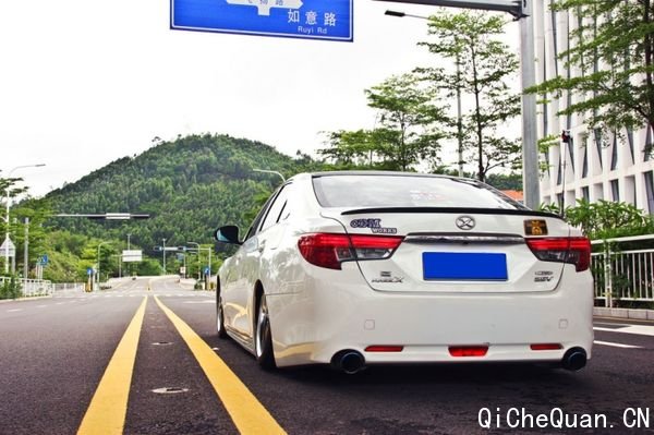 来自深圳的改装案例 新款锐志低趴范改装