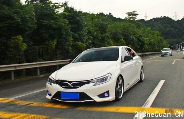 来自深圳的改装案例 新款锐志低趴范改装