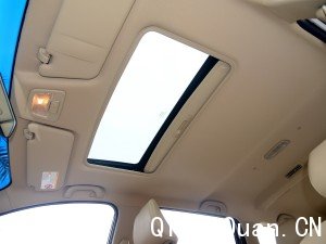 上汽通用五菱 宝骏730 2015款 1.8L 手动豪华导航ESP版 7座