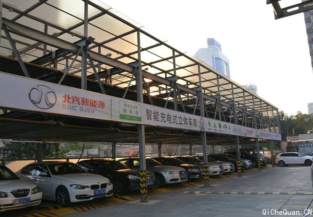 说明: 鹏龙大厦立体停车库.jpg